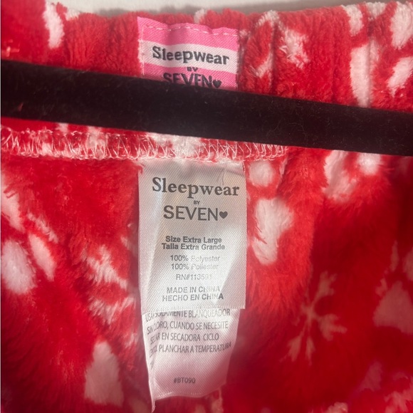 Red Christmas Fleece Pajama Pants – Women’s XL, NWT - Picture 5 of 5